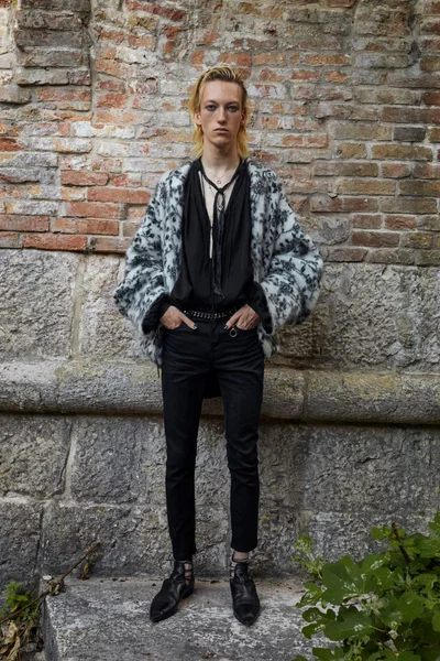 Look 13